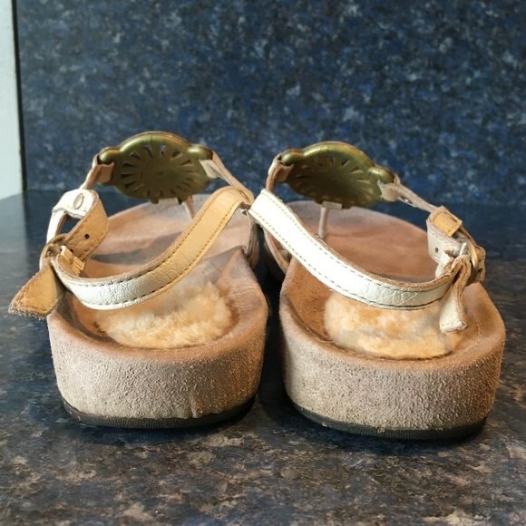 UGG Halendi Sheepskin Heel Puff Genuine Leather Flats Open Toe Sandals Shoes - Picture 15 of 16